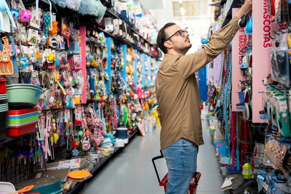 Pet store at Renee Vet Hospital
